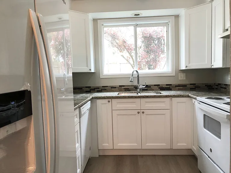 EM1112-B — Photo 9