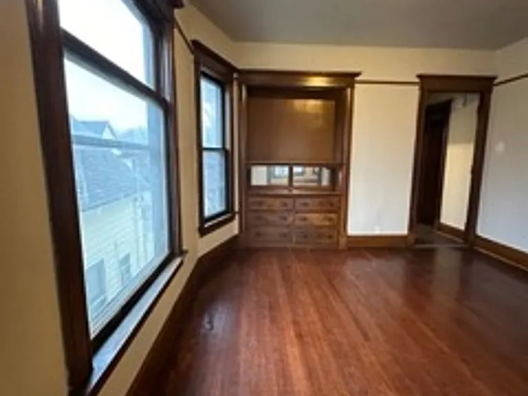 2355 N Hubbard St — Photo 3