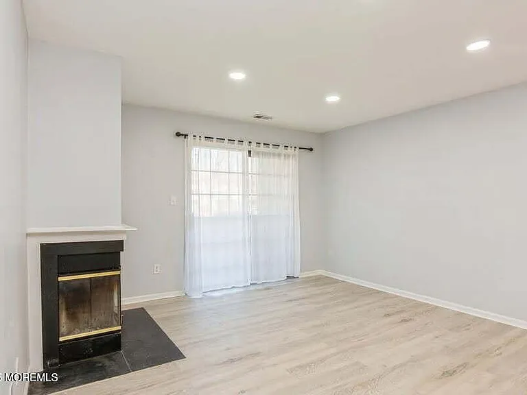 1101 Stoneridge Cir #1101 — Photo 2