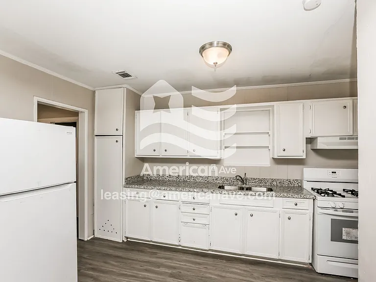 686839_007_wm_-_kitchen_13139013.jpg