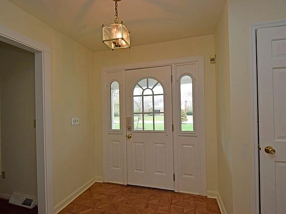 2nd image of 10626 Thistlewood Ct