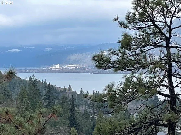 Asher St #32, Mosier, OR 97040