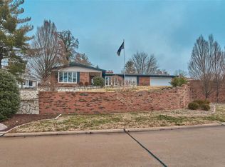 10785 Forest Circle Dr, Saint Louis, MO