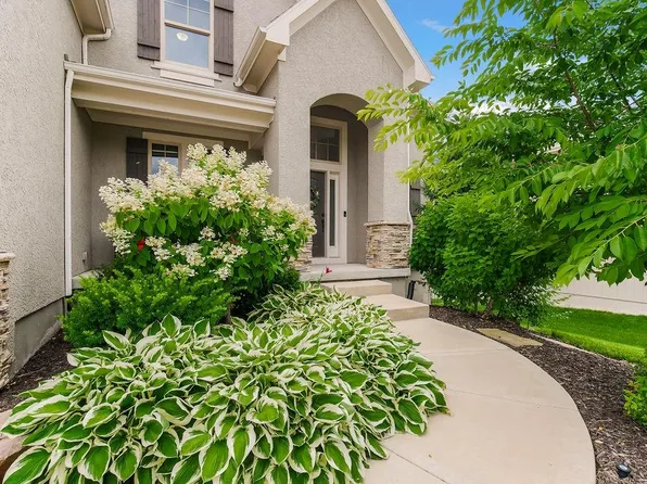 11625 W 158th St, Overland Park, KS 66221