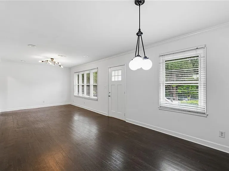 2035 Miriam Ln — Photo 5