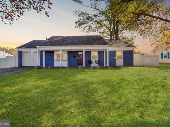 24 Griffin Ln, Willingboro, NJ 08046