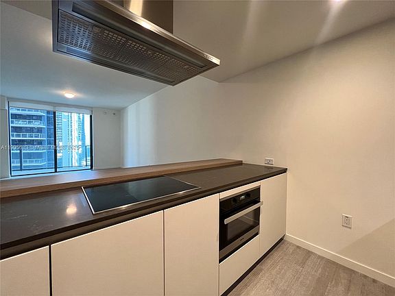 4th image of 1000 Brickell Ave #3503