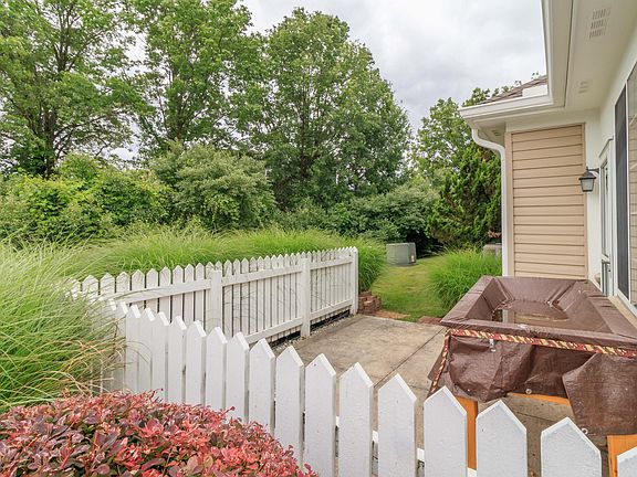3rd image of 5246 Bridwell Ln #10