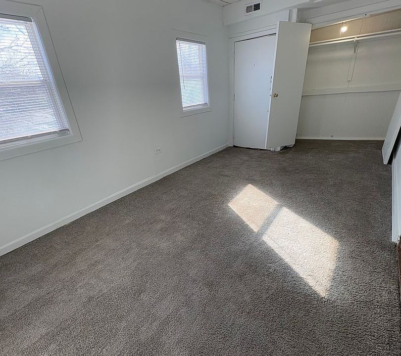 1st image of 223 N La Crosse Avenue 2 #Lc-25