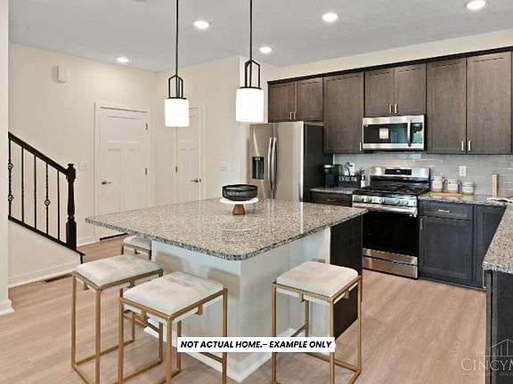 4th image of 82 Chestnut St