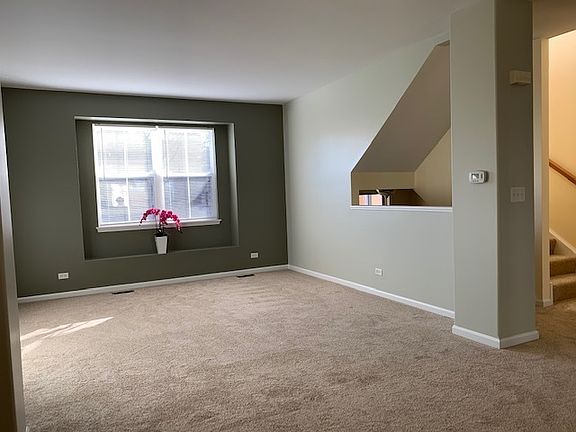 5th image of 1102 N Claremont Dr