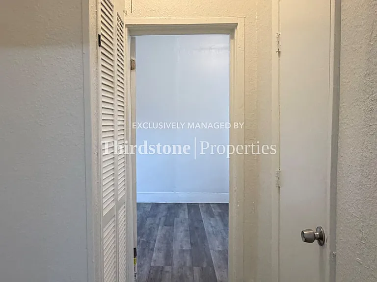 2125 Lambert St — Photo 8