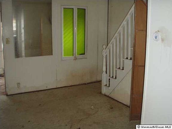 2nd image of 27 Cottage Pl