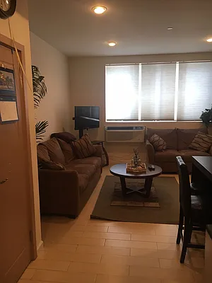 Rented by 18 REALTY | media 12