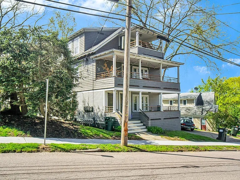 141 Howard St #5 — Photo 16