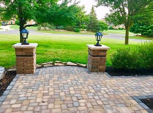 1856 Stonebridge Dr N, Ann Arbor, MI 48108