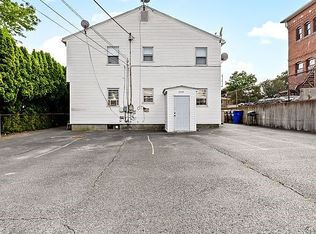 2009 Pleasant St, Fall River, MA 02723