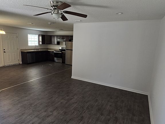 2nd image of 7956 Siskin Ave