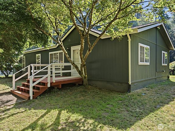 2nd image of 5536 NE Falcon Ridge Lane