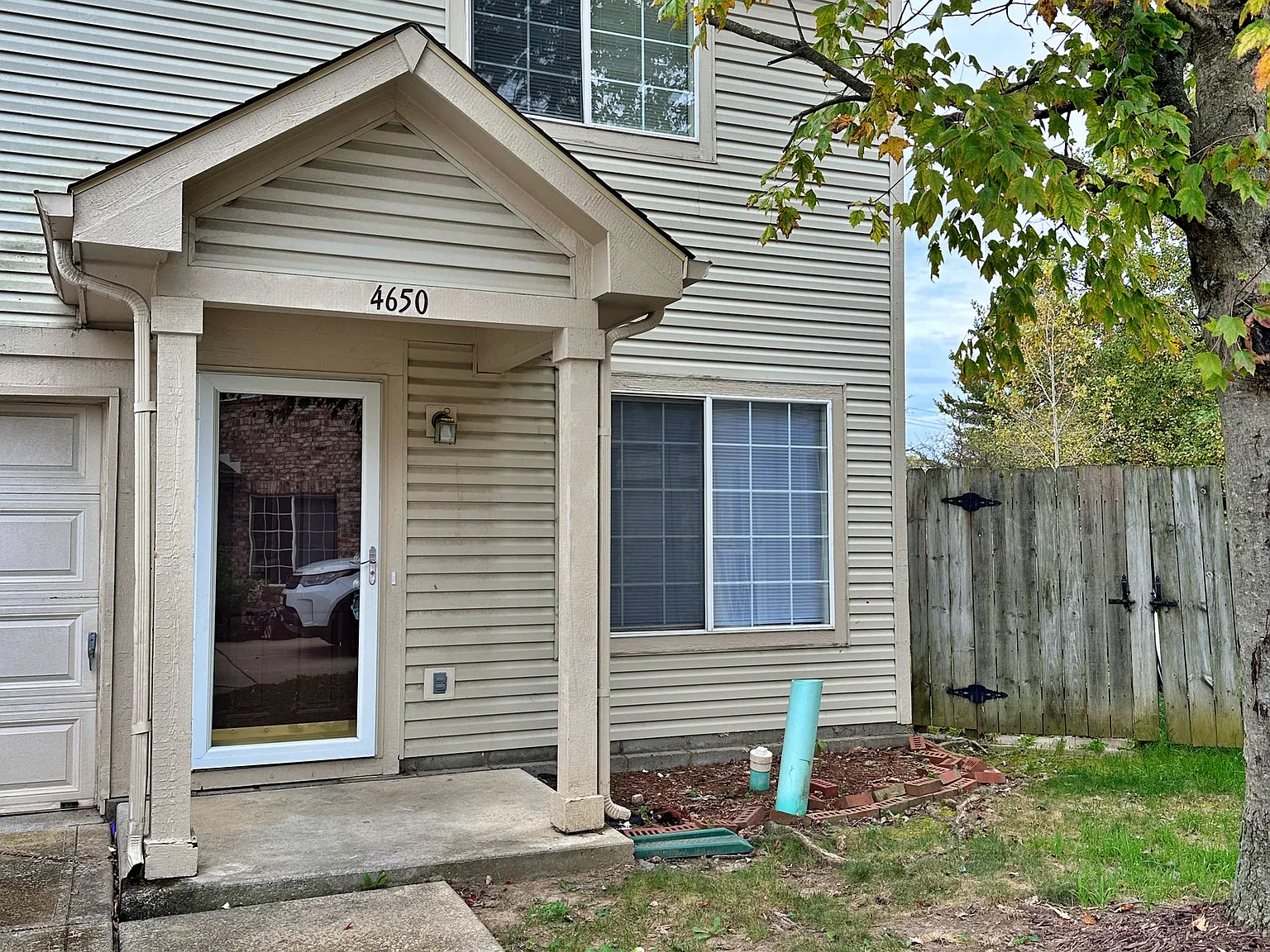 3 bed, 2.5 bath, 1623 sqft, $1,800 — Photo 3