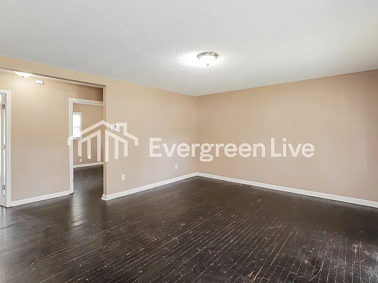 1509 N Hocker Ave — Photo 5