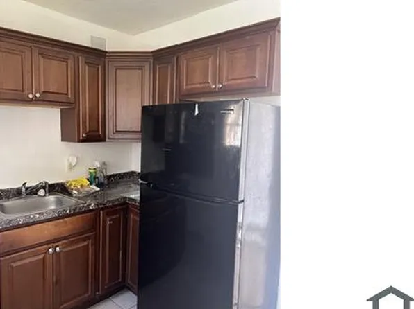 6830 NW 6th Ct, Miami, FL 33150