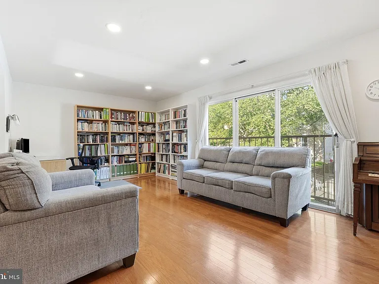 3695 Persimmon Cir — Photo 23