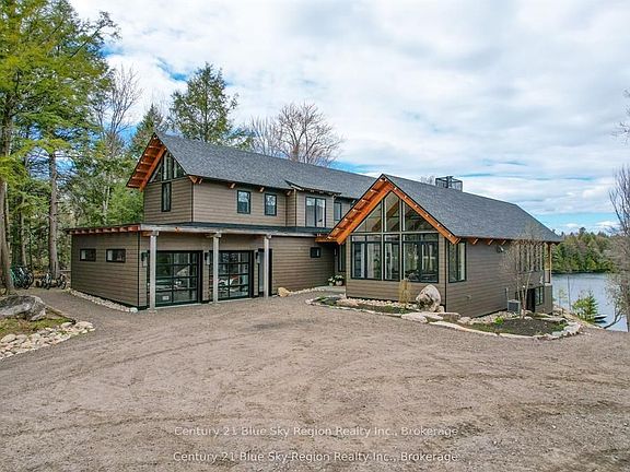 2nd image of 238 Niagara Rd