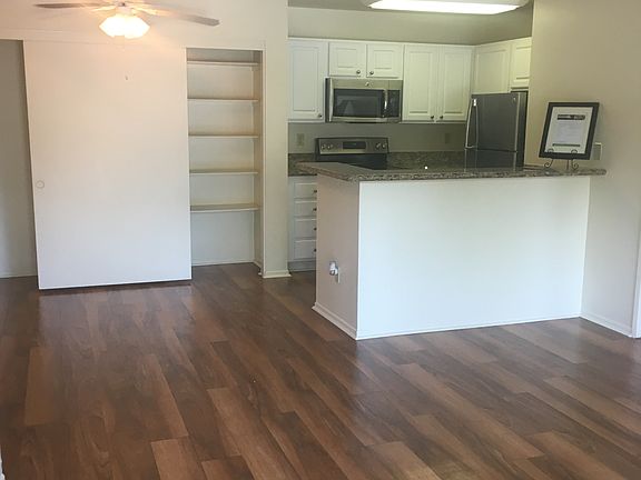5th image of 2313 Catalina Cir APT 231