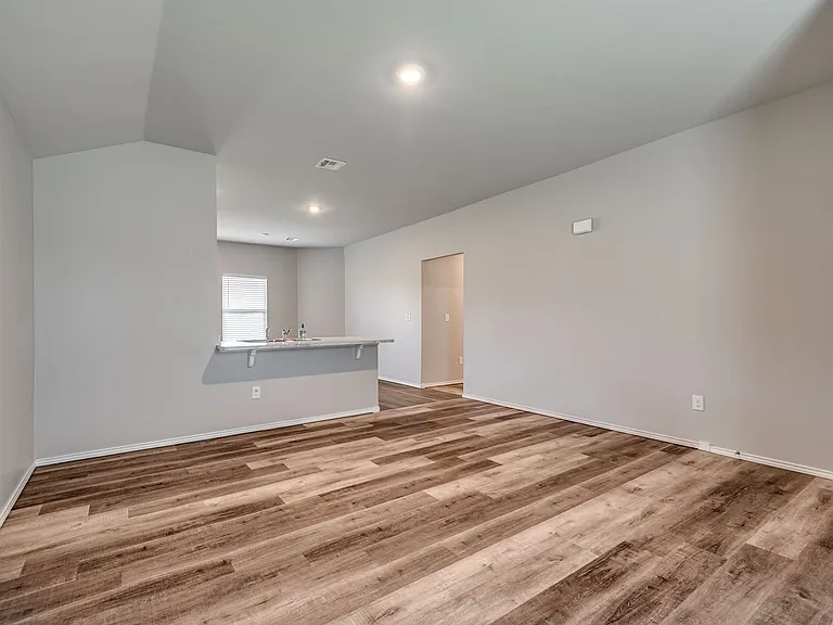9724 Saddle Dr — Photo 8