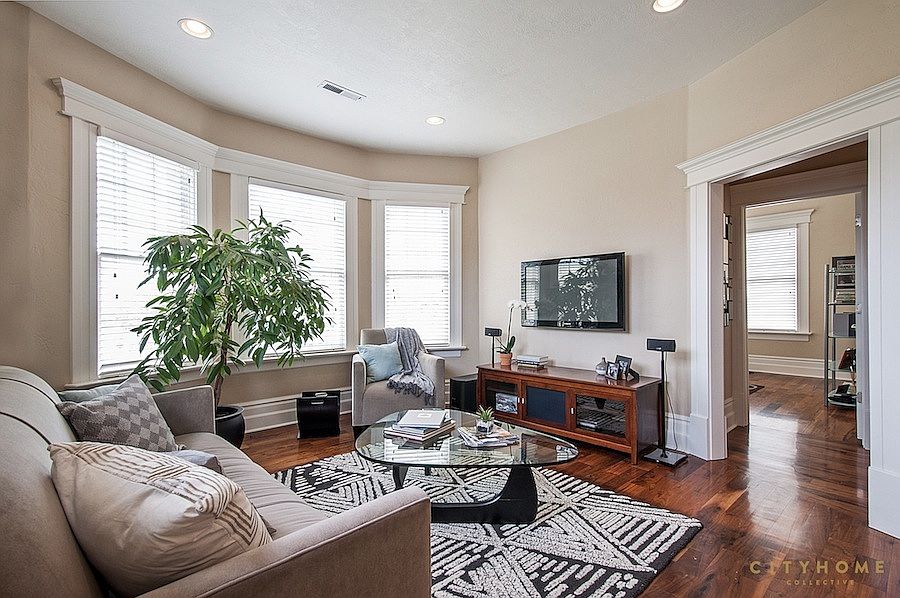 1st image of 419 E 300 S APT 18