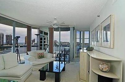 3rd image of 3600 Mystic Pointe Dr #Lp18