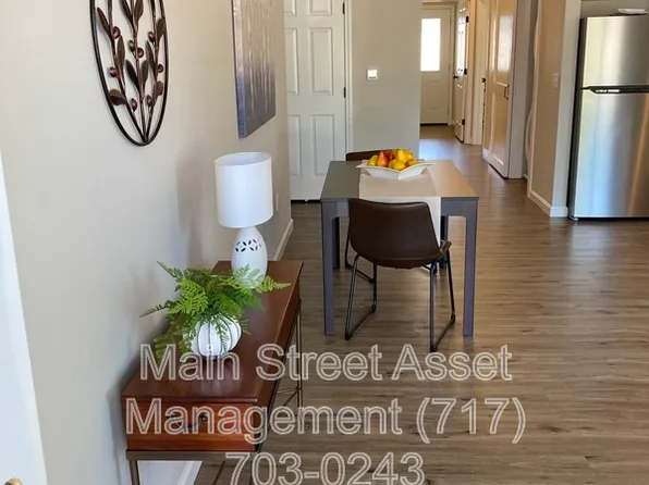 376 E Main St #205, New Holland, PA 17557