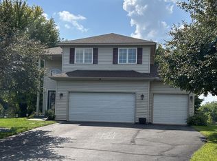 304 Sibley St, Carver, MN 55315