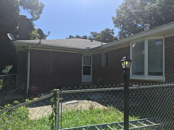 4th image of 1633 East Ave