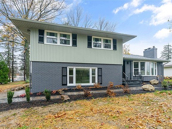 3rd image of 2612 Birchwood Dr