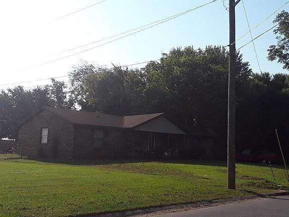 3rd image of 1584 Armistead Dr