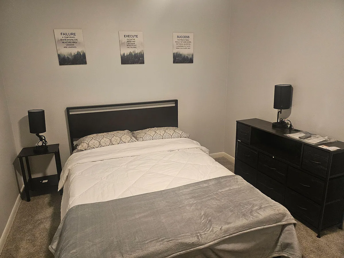 Room 4 - Picture #2 - Manatee Dr