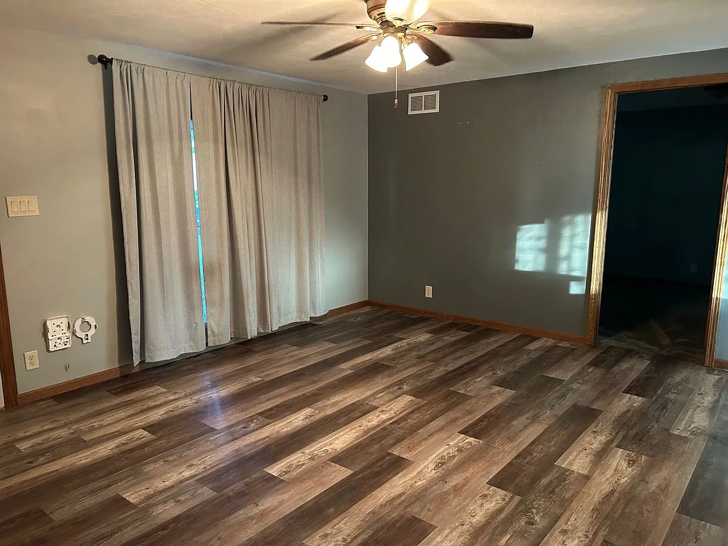 3 bedroom in East Moline — Photo 3