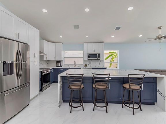 3rd image of 16561 NW 5th St