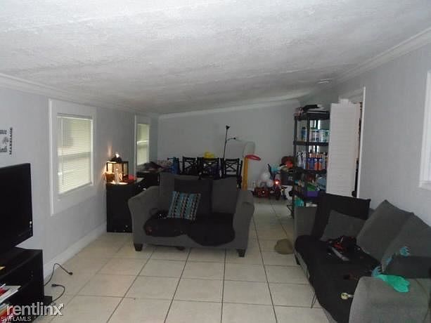 2nd image of 2681 Elmwood St