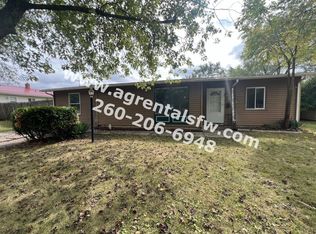 230 Dunbar Ln, Fort Wayne, IN 46816