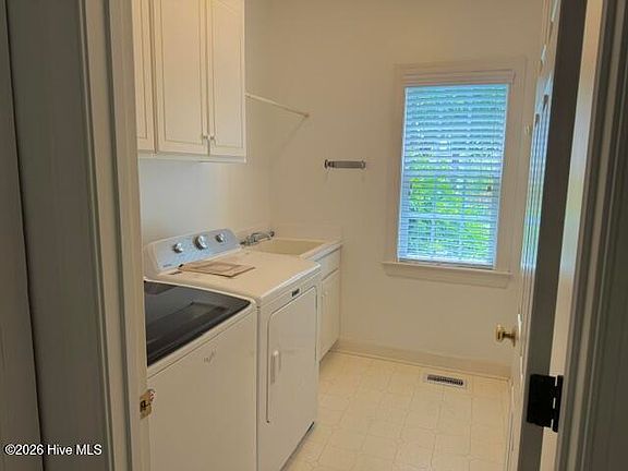 5th image of 409 Mayfair Drive