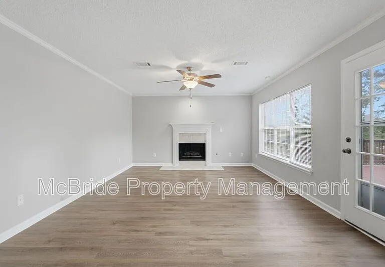 827 Sonora Cir — Photo 11
