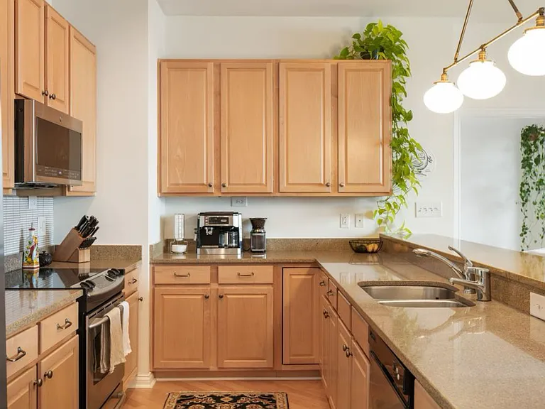 225 N New Jersey St #48 — Photo 3