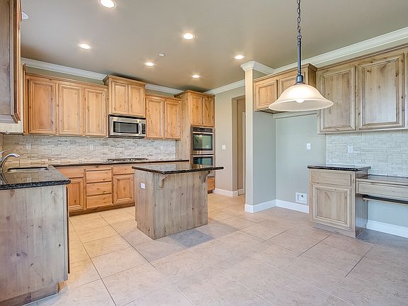 2nd image of 2444 Lincoln Airpark Dr