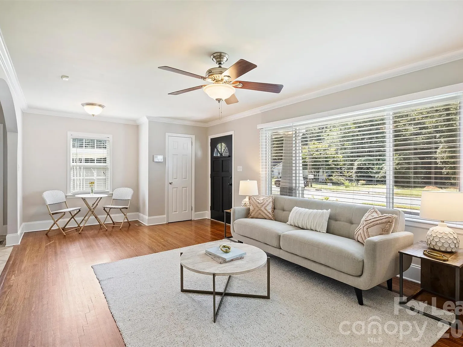 3 bed, 2.0 bath, 1245 sqft, $2,200 — Photo 3