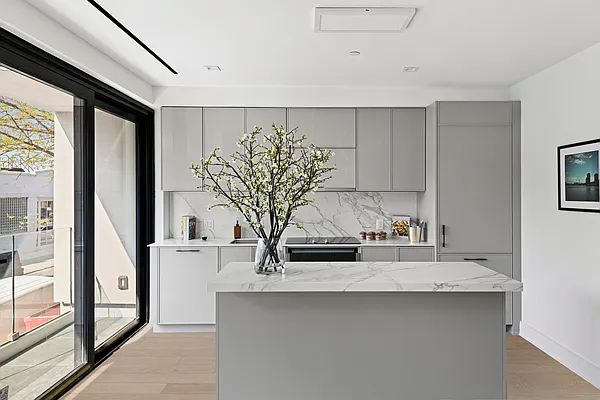 Sold by Nest Seekers International | media 2