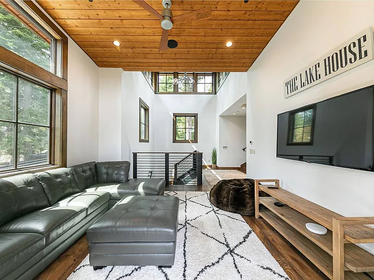 8615 Huntington Ct — Photo 27