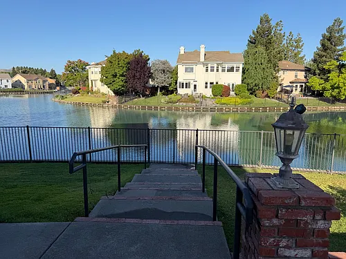 705 Mirror Ct Photo 1